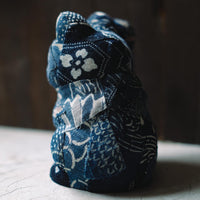 Aoyama Daruma  indigo dye kofu manekineko 藍染 古布 招き猫