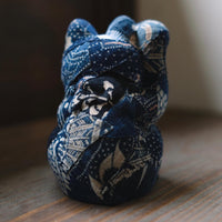 Aoyama Daruma  indigo dye kofu manekineko 藍染 古布 招き猫