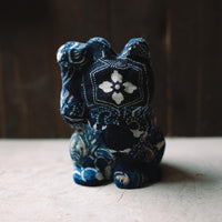 Aoyama Daruma  indigo dye kofu manekineko 藍染 古布 招き猫