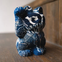 Aoyama Daruma  indigo dye kofu manekineko 藍染 古布 招き猫